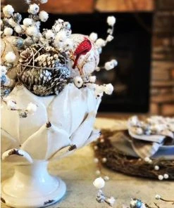 Chelsea House White Leaf Vase