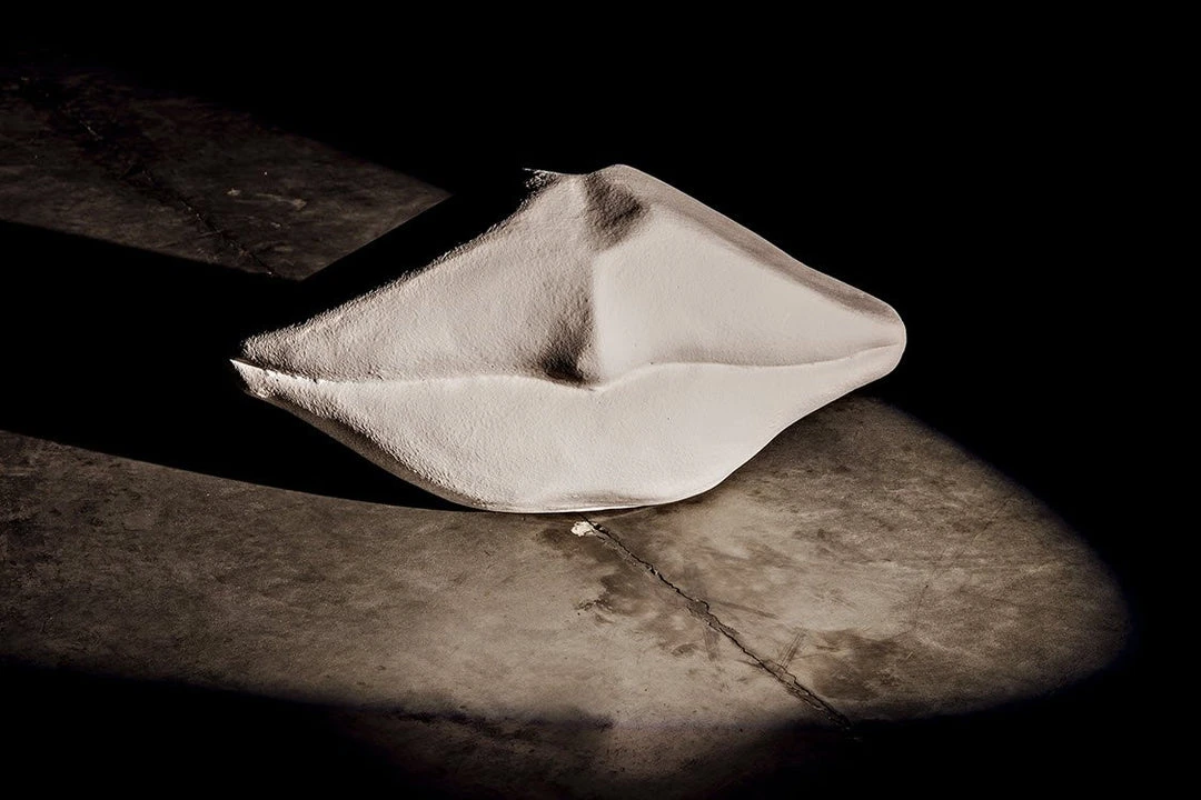 Noir Lips, White Fiber Cement DECOR 10 Noir Lips, White Fiber Cement DECOR