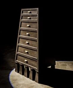 Noir Claire Tallboy, Pale