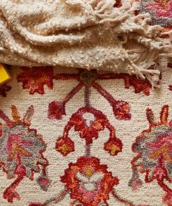 RUGS Loloi Zharah Hooked Berry Rug